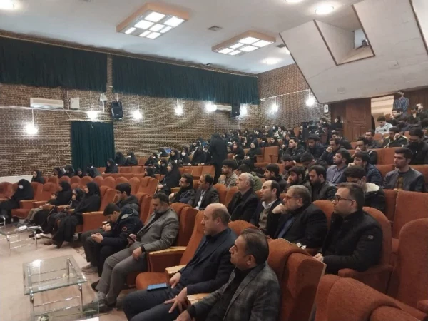 لازمه ی پیمودن راه شهدا، عشق و آگاهی توأمان است 5