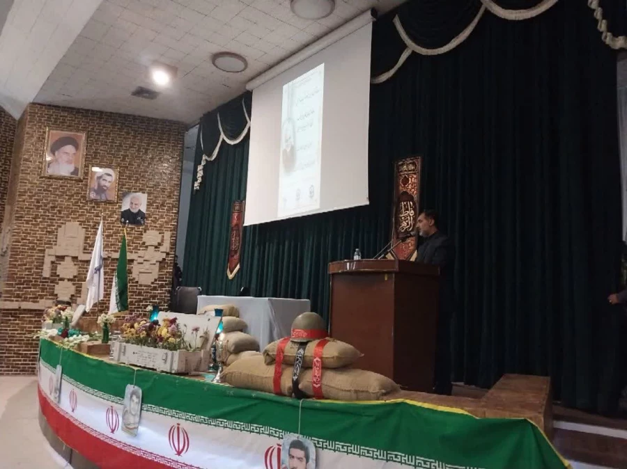 لازمه ی پیمودن راه شهدا، عشق و آگاهی توأمان است 6