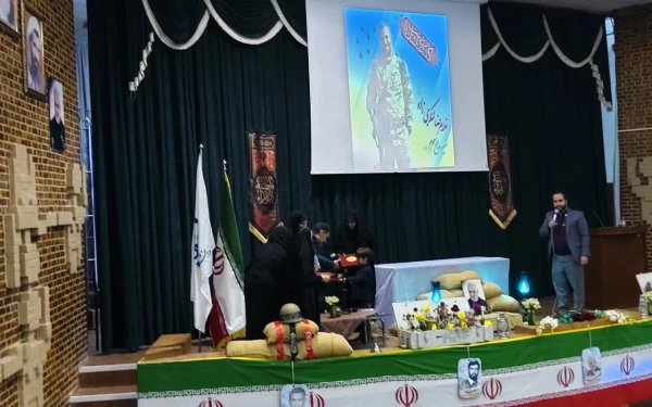 لازمه ی پیمودن راه شهدا، عشق و آگاهی توأمان است 8