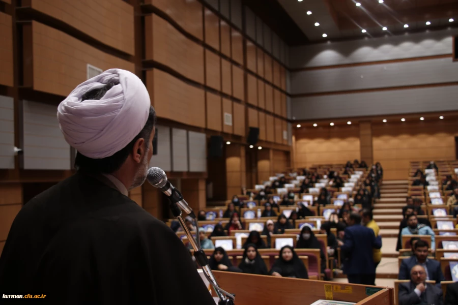 سرپرست دانشگاه فرهنگیان کرمان:
مفتخریم به میزبانی از ۲۰۰۰ میهمان شهید سلیمانی 2