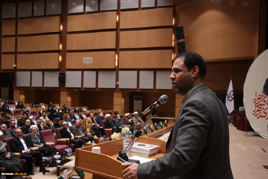 رئیس دانشگاه فرهنگیان کشور:
حاج قاسم، نمادِ معلمِ الخَیر، الگوی معلمِ آینده 2