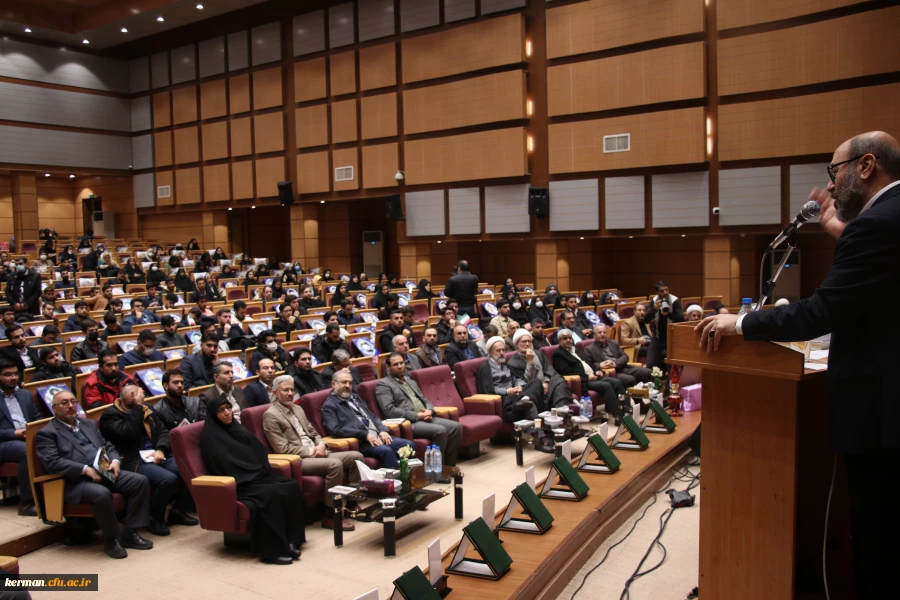 مشاور فرماندهی کل قوا خطاب به دانشجومعلمان دانشگاه فرهنگیان:
 نسلی تربیت کنید برای توسعه، تعالی، عزت و استقلال یک ملت در یک پهنه ی جهانی 2