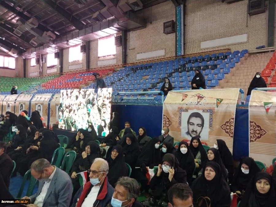 حضور کارکنان دانشگاه فرهنگیان استان کرمان در مراسم گرامیداشت دهه فجر 2