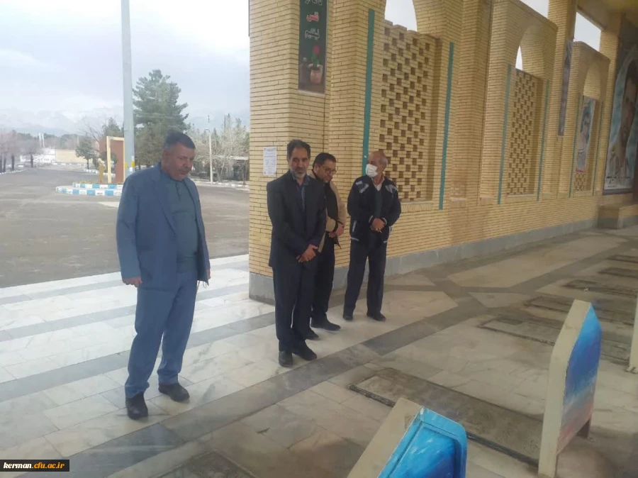 ادای احترام رئیس دانشگاه فرهنگیان استان به مقام شامخ شهدای شهر ماهان 2