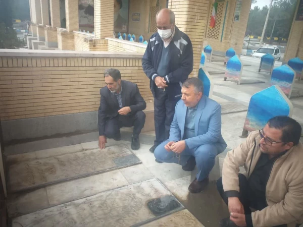 ادای احترام رئیس دانشگاه فرهنگیان استان به مقام شامخ شهدای شهر ماهان 3