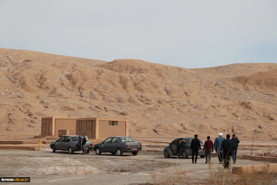 آماده سازی کمپ کویری شهدادجهت اردوی مدرسه تربیتی شهید سلیمانی 12