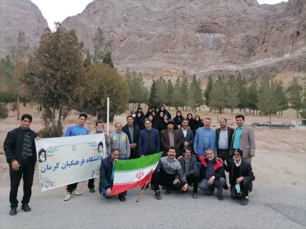 تجدید میثاق رئیس و کارکنان دانشگاه فرهنگیان کرمان با شهدا و آرمان های انقلاب اسلامی 3