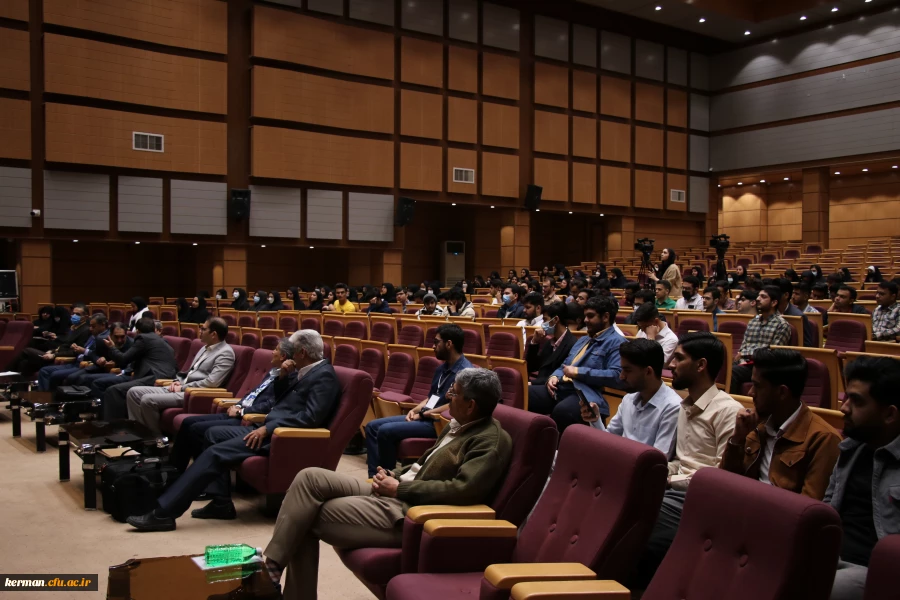 دکتر توان در همایش pck در آموزش زبان انگلیسی از برگزاری ۱۹ همایش pck در ۱۹ رشته مختلف خبر داد  4