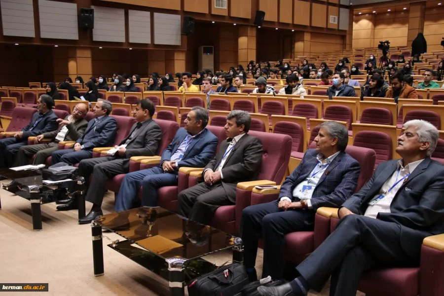 دکتر توان در همایش pck در آموزش زبان انگلیسی از برگزاری ۱۹ همایش pck در ۱۹ رشته مختلف خبر داد  4