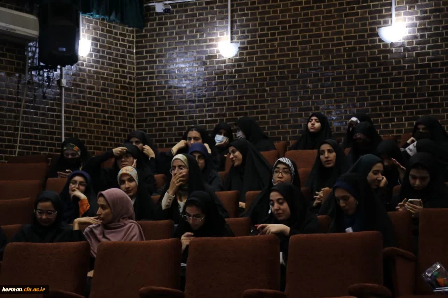 بیان مسائل و دغدغه های فرهنگی توسط دانشجومعلمان فعال فرهنگی با حضور مسئولین 4