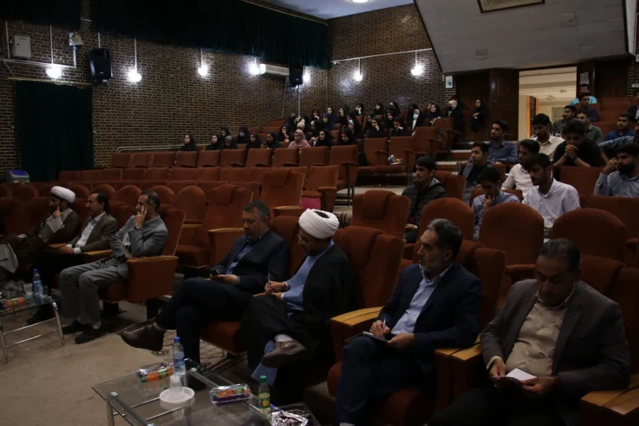 بیان مسائل و دغدغه های فرهنگی توسط دانشجومعلمان فعال فرهنگی با حضور مسئولین 5