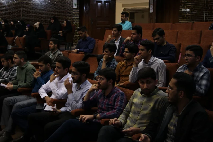 بیان مسائل و دغدغه های فرهنگی توسط دانشجومعلمان فعال فرهنگی با حضور مسئولین 6