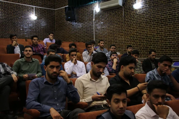 بیان مسائل و دغدغه های فرهنگی توسط دانشجومعلمان فعال فرهنگی با حضور مسئولین 7