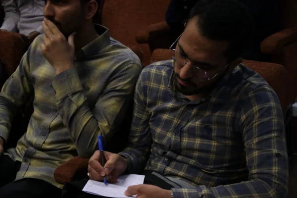 بیان مسائل و دغدغه های فرهنگی توسط دانشجومعلمان فعال فرهنگی با حضور مسئولین 8