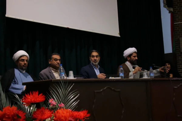 بیان مسائل و دغدغه های فرهنگی توسط دانشجومعلمان فعال فرهنگی با حضور مسئولین 9