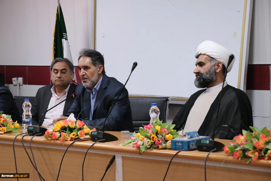 نشست هم اندیشی با موضوع دین وآزادی 2