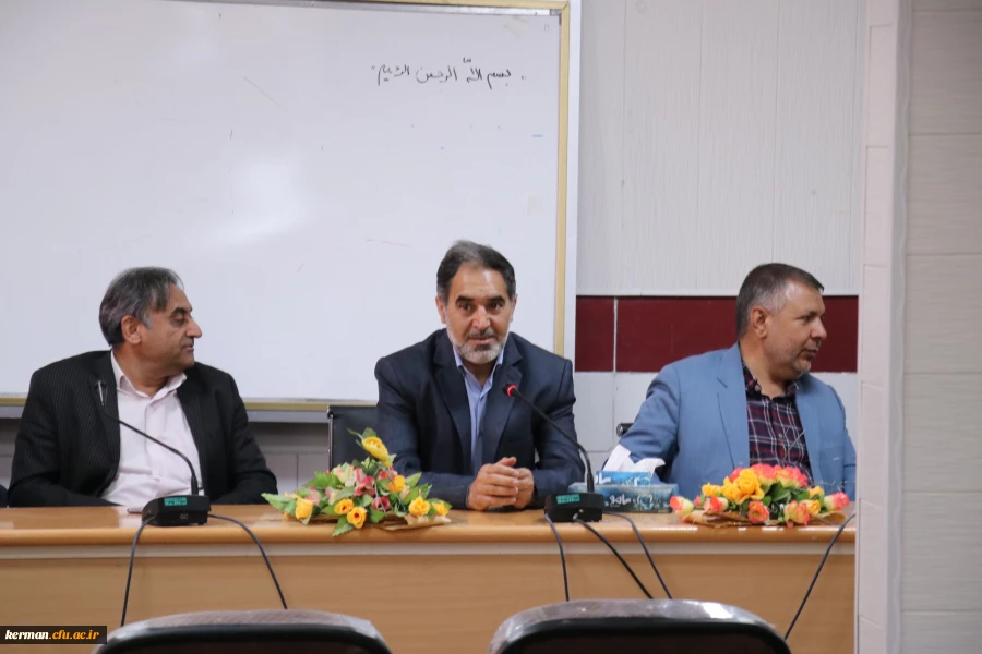 نشست هم اندیشی با موضوع دین وآزادی 3