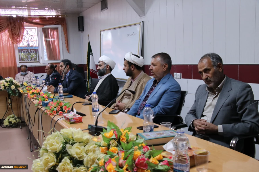 نشست هم اندیشی با موضوع دین وآزادی 4