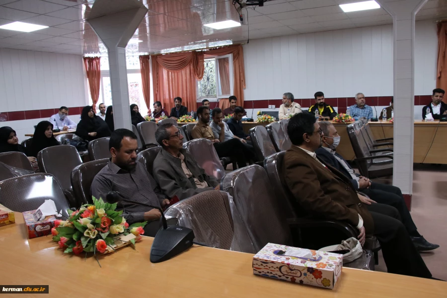 نشست هم اندیشی با موضوع دین وآزادی 6