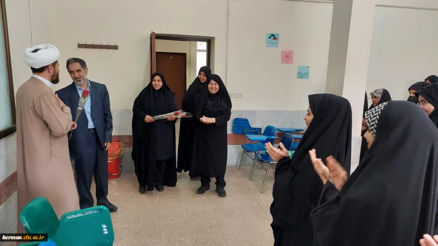 تجلیل از اساتید ومدرسین توسط ریاست دانشگاه فرهنگیان استان  2