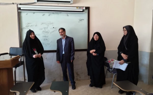 تجلیل از اساتید ومدرسین توسط ریاست دانشگاه فرهنگیان استان  8