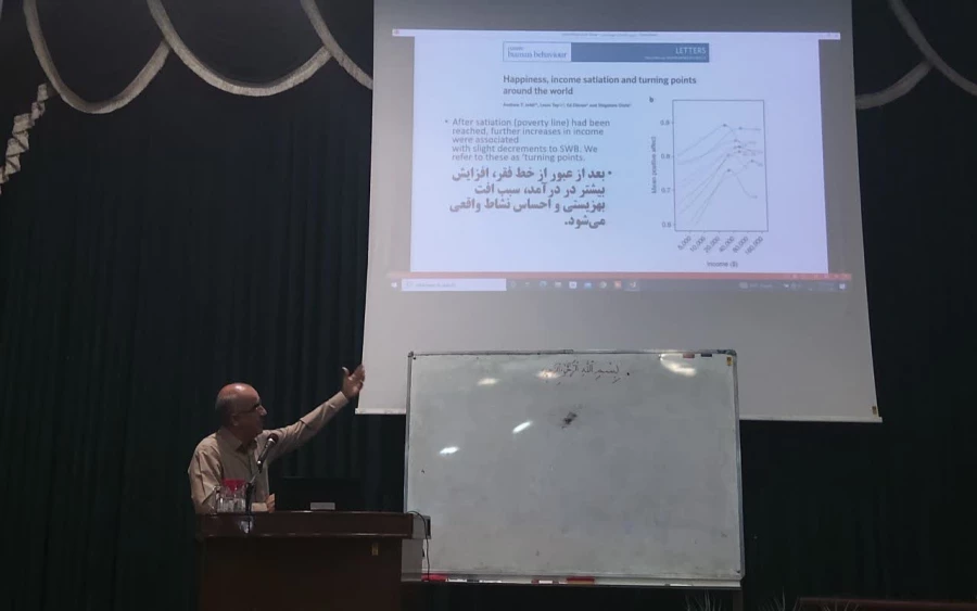 رئیس دانشگاه فرهنگیان استان کرمان 
 
امید، پرستار مهربانی وتسلی بخش روح انسانهاست 3