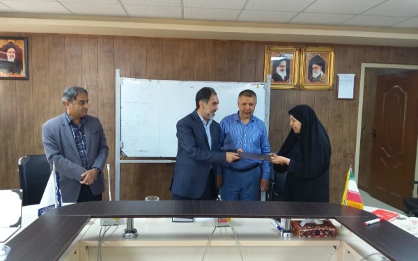 تجلیل از همکاران حوزه آموزش در جلسه شورای آموزشی دانشگاه فرهنگیان استان کرمان 5