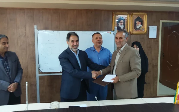 تجلیل از همکاران حوزه آموزش در جلسه شورای آموزشی دانشگاه فرهنگیان استان کرمان 10