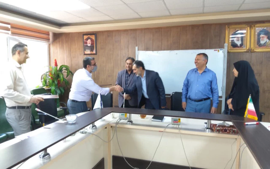 تجلیل از همکاران حوزه آموزش در جلسه شورای آموزشی دانشگاه فرهنگیان استان کرمان 12