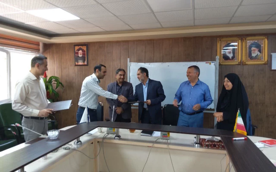 تجلیل از همکاران حوزه آموزش در جلسه شورای آموزشی دانشگاه فرهنگیان استان کرمان 15