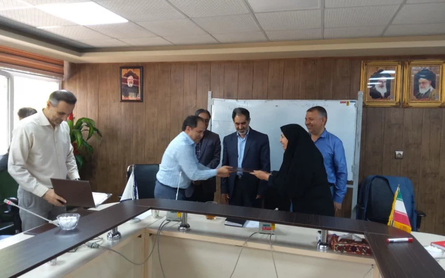 تجلیل از همکاران حوزه آموزش در جلسه شورای آموزشی دانشگاه فرهنگیان استان کرمان 16