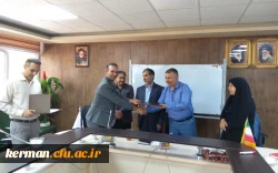 تجلیل از همکاران حوزه آموزش در جلسه شورای آموزشی دانشگاه فرهنگیان استان کرمان 17