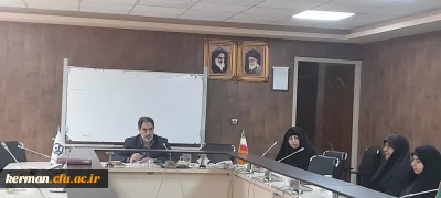 نشست هم اندیشی اساتید پردیس شهید باهنر باحضور رئیس دانشگاه فرهنگیان کرمان برگزار شد