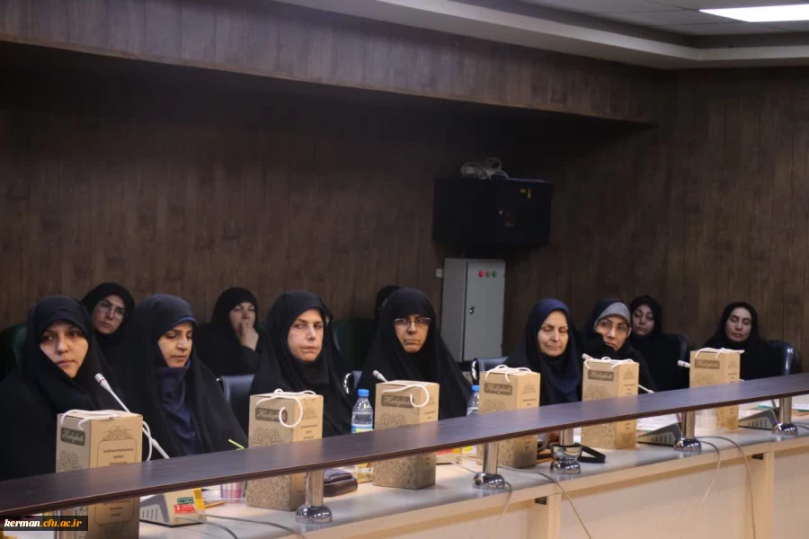 بزرگداشت دهه سرآمدی آموزش و مقام استاد با حضور اساتید دانشگاه فرهنگیان کرمان 6