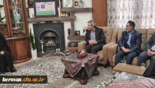 دیدار رییس دانشگاه فرهنگیان کرمان و مدیران کل آموزش وپرورش ونوسازی استان با خانواده شهید عبدالمهدی امیدی