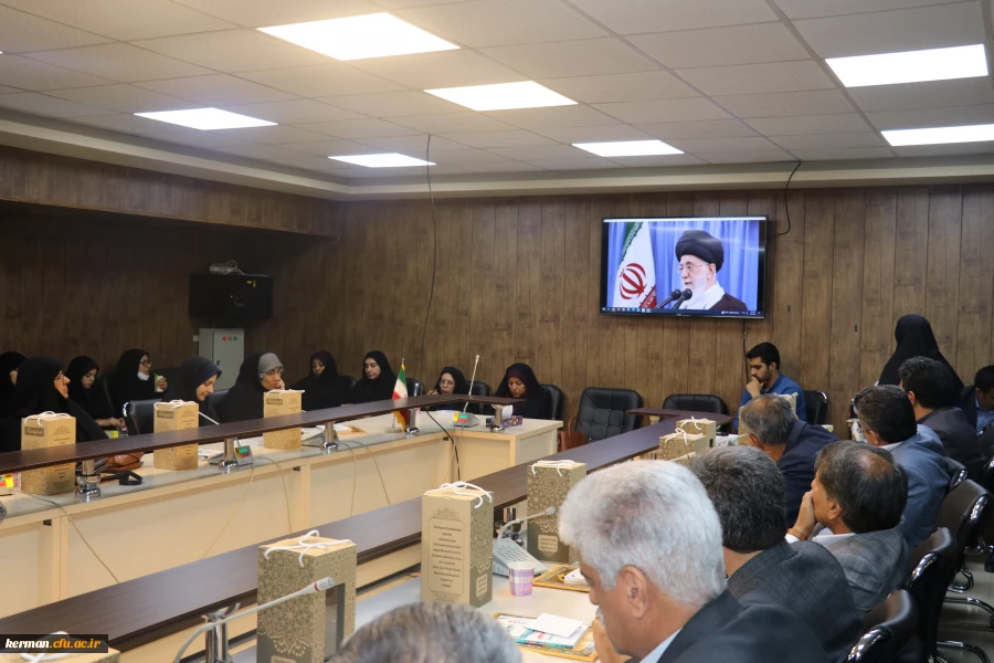 بزرگداشت دهه سرآمدی آموزش و مقام استاد با حضور اساتید دانشگاه فرهنگیان کرمان 8