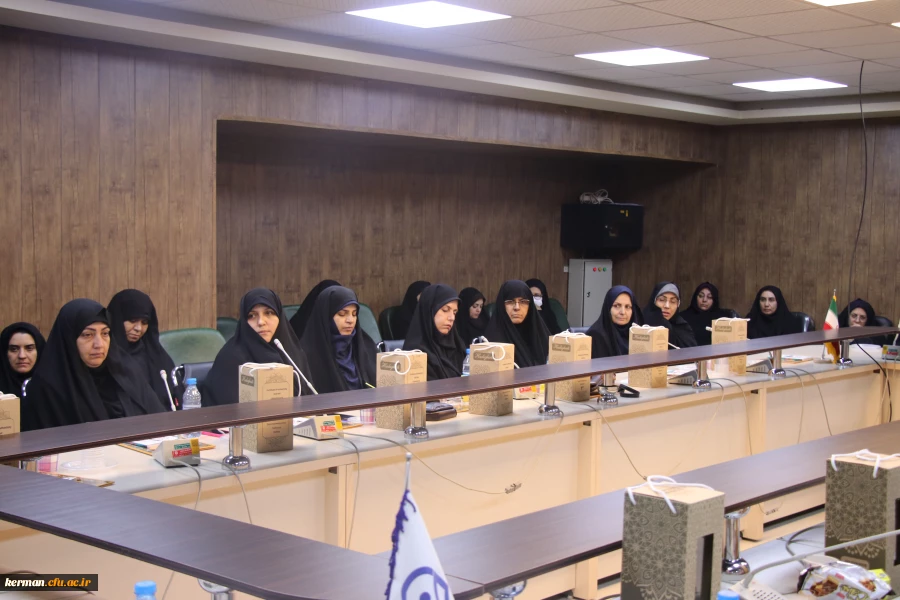 بزرگداشت دهه سرآمدی آموزش و مقام استاد با حضور اساتید دانشگاه فرهنگیان کرمان 11