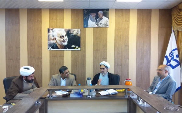 مدیرکل حراست دانشگاه فرهنگیان کشور 
شناسایی آسیب های فرهنگی و کمک برای پیشبرد مسائل فرهنگی ، رویکرد حراست در دانشگاه فرهنگیان است 2