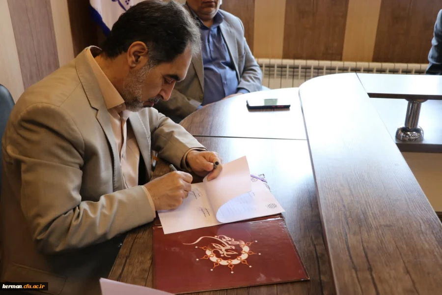 امضای تفاهم نامه همکاری بین دانشگاه فرهنگیان کرمان و دانشگاه صنعتی سیرجان  6