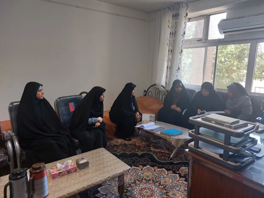 بازدیداز حوزه های آموزشی، پژوهشی، دانشجویی ،فرهنگی ، مالی ،اداری و فضای کالبدی توسط کارشناسان نظارت وارزیابی دانشگاه های استان 2