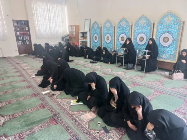 مراسم پرفیض زیارت عاشورا در پردیس شهید باهنر دانشگاه فرهنگیان کرمان برگزار شد 3