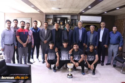 باحضور رئیس دانشگاه فرهنگیان استان انجام شد

تجلیل از دانش آموز پسر با نیازهای ویژه، مدال آور درمسابقات دو ومیدانی کشوری