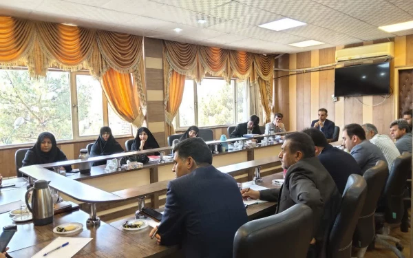 در شورای آموزشی دانشگاه فرهنگیان استان کرمان مطرح شد
تشکیل کارگروه اجرایی دوره های ضمن خدمت معلمان و کمیته راهبری کارورزی استان 2