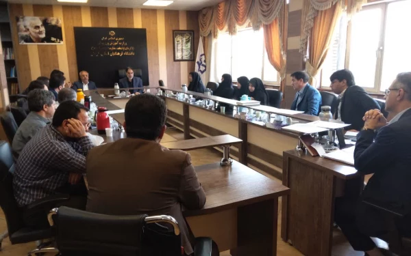 در شورای آموزشی دانشگاه فرهنگیان استان کرمان مطرح شد
تشکیل کارگروه اجرایی دوره های ضمن خدمت معلمان و کمیته راهبری کارورزی استان 2