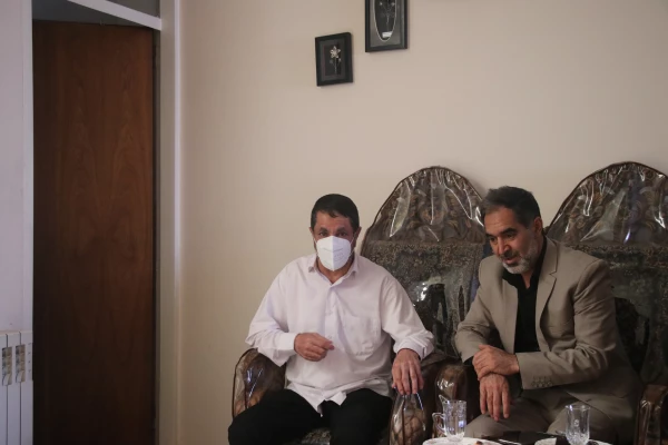 دیدار رئیس دانشگاه فرهنگیان کرمان با آزاده سرافراز دکتر حاج احمدصیفوری به مناسبت سالروز ورود آزادگان به میهن اسلامی 3