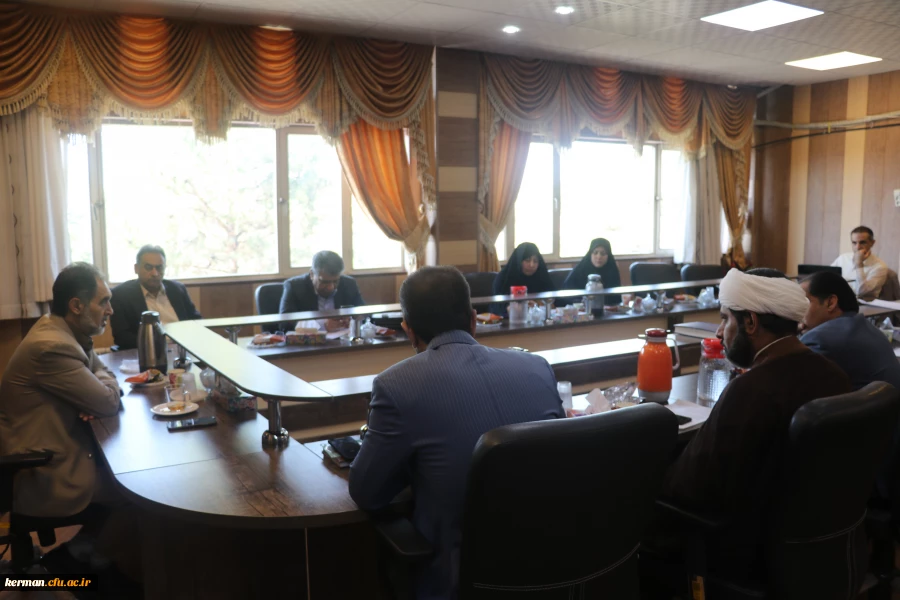  
جلسه برنامه ریزی اجرای دوره های توانمندسازی ویژه معلمان مدارس غیر دولتی
 2