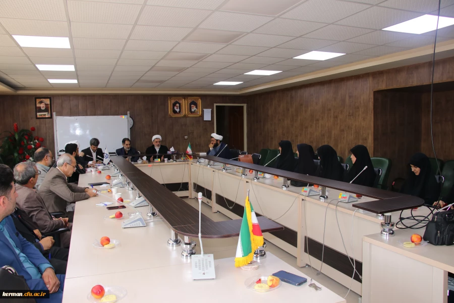 مشکل عمده دانشگاه فرهنگیان عدم فضای فیزیکی مناسب و کمبود هیات علمی است 4