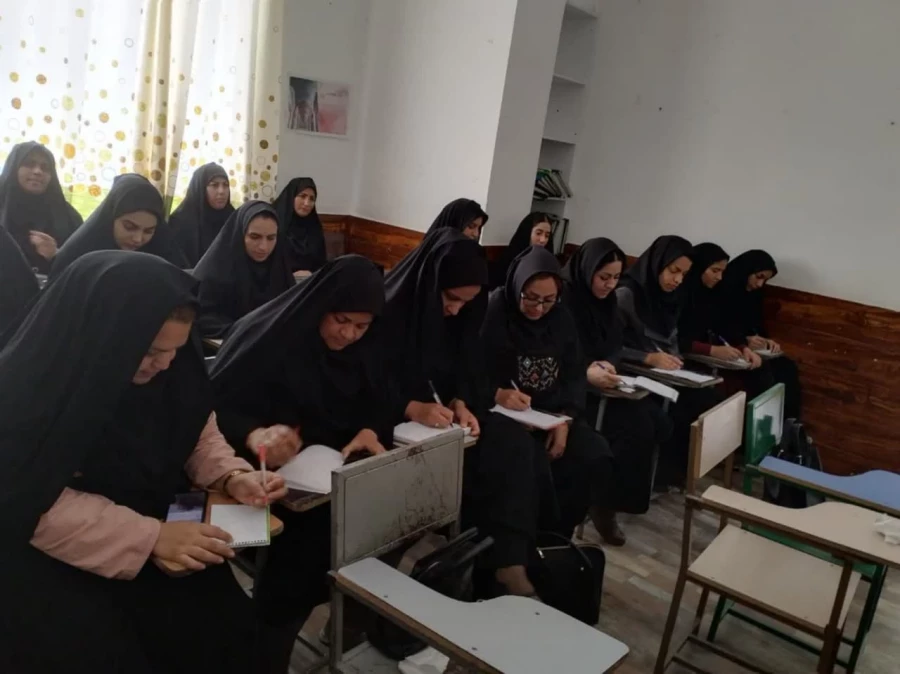 آغاز برگزاری دوره های توانمندسازی معلمان مدارس غیردولتی دراستان کرمان
 4