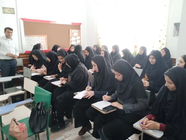 آغاز برگزاری دوره های توانمندسازی معلمان مدارس غیردولتی دراستان کرمان
 5