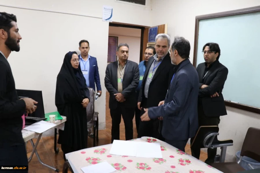 بازدیدمدیرکل آموزش وپرورش استان کرمان از روندانجام مصاحبه داوطلبان ورود به دانشگاه فرهنگیان 4